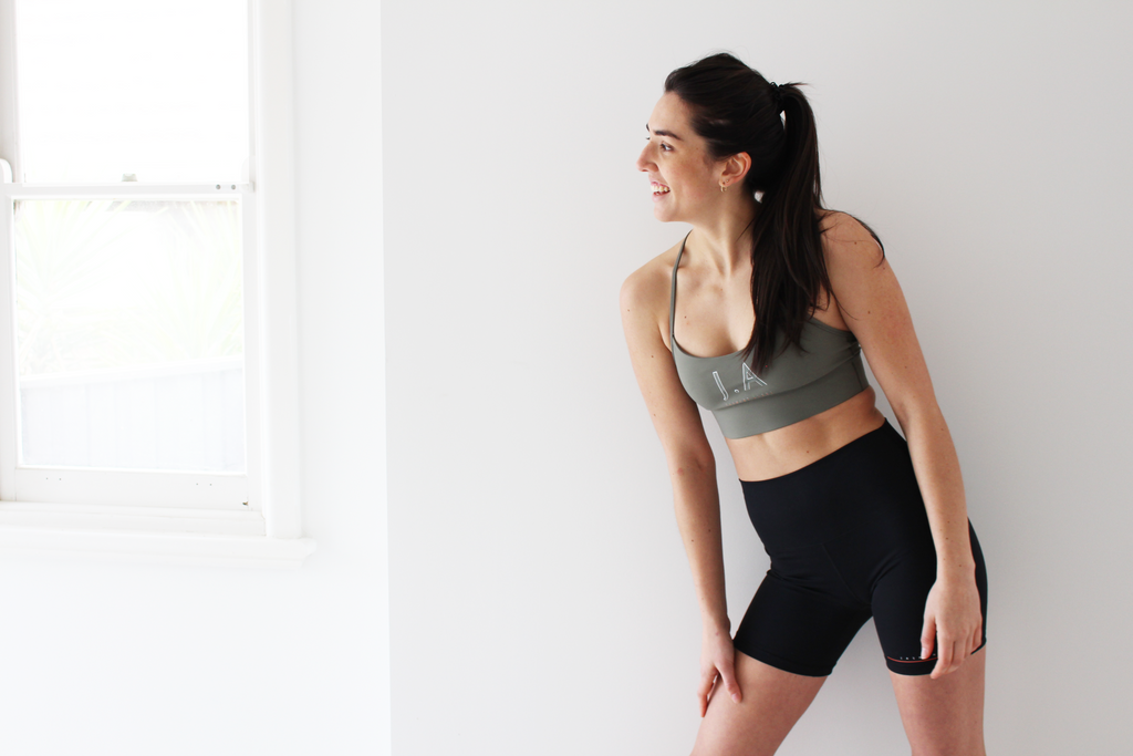 10 min at-home lower body & core workout with @fitxthree